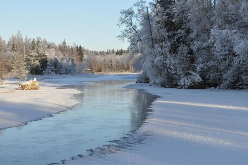 Tuhannen Tarinan Talo Kannuskoski Exterior foto